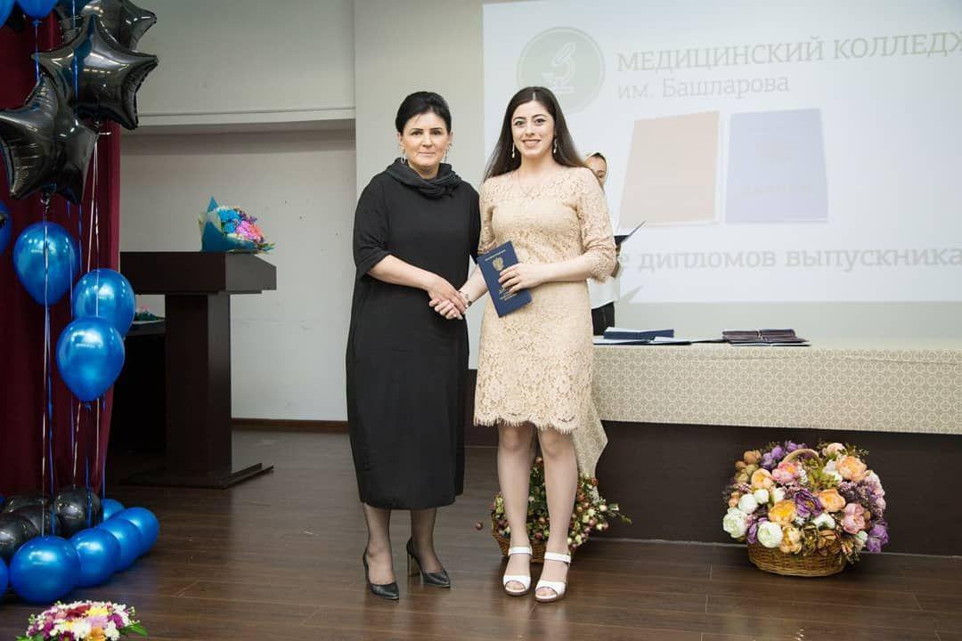 Выпускникам МК им. Башларова вручили дипломы об окончании колледжа Выпускникам МК им. Башларова вручили дипломы об окончании колледжа