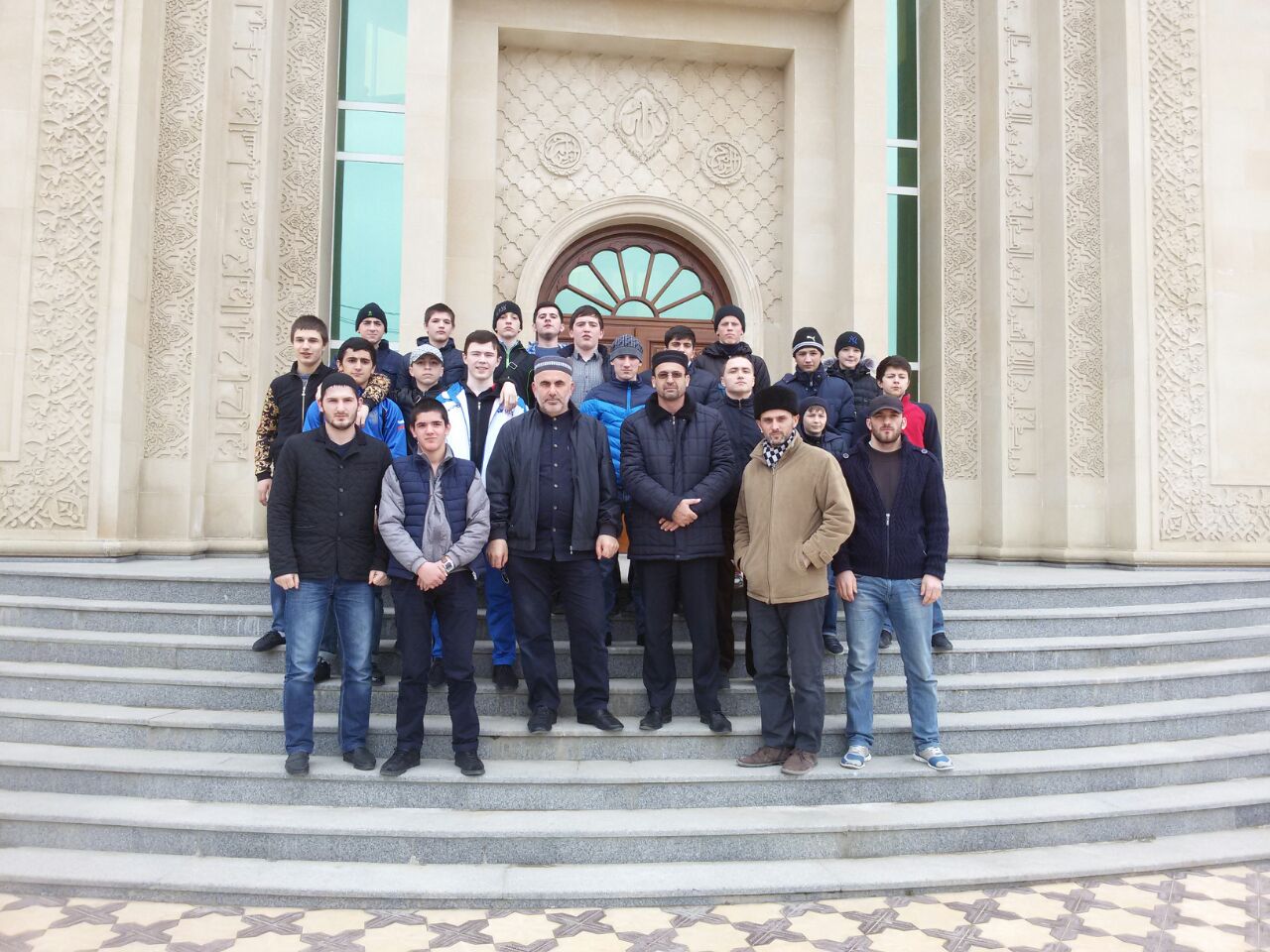 В Дербенте побывали студенты и преподаватели медицинского колледжа имени Башларова с целью посетить величайшие достопримечательности исламского мира В Дербенте побывали студенты и преподаватели медицинского колледжа имени Башларова с целью посетить величайшие достопримечательности исламского мира