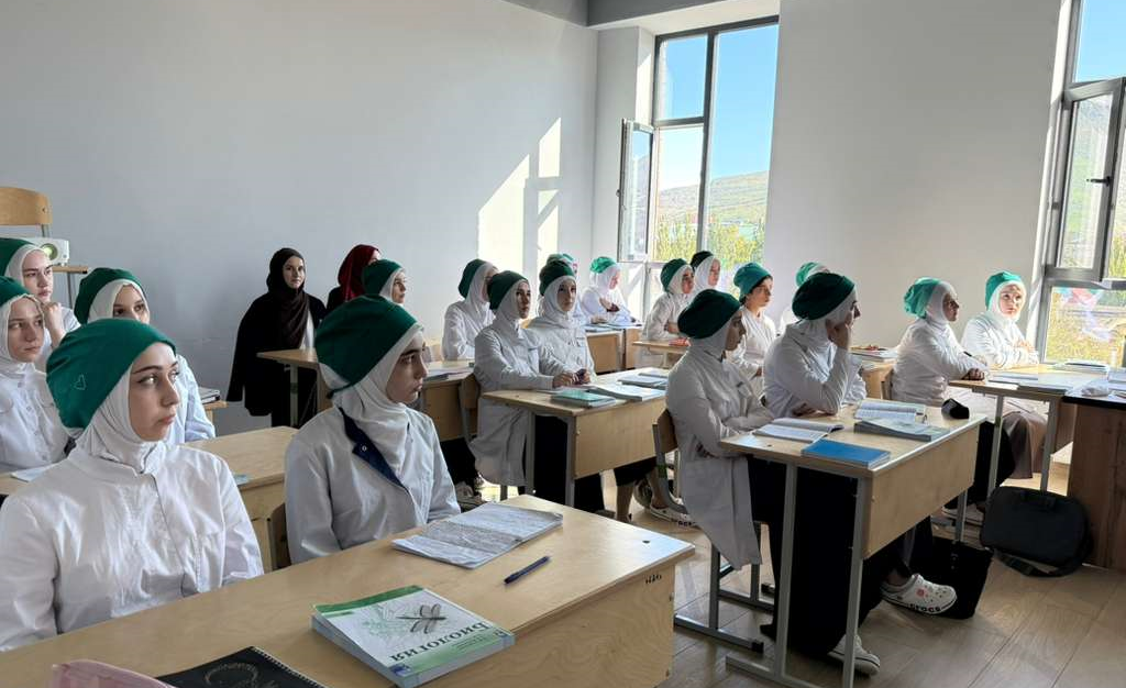 170 лет со дня рождения И.В. Мичурина, русского биолога и селекционера