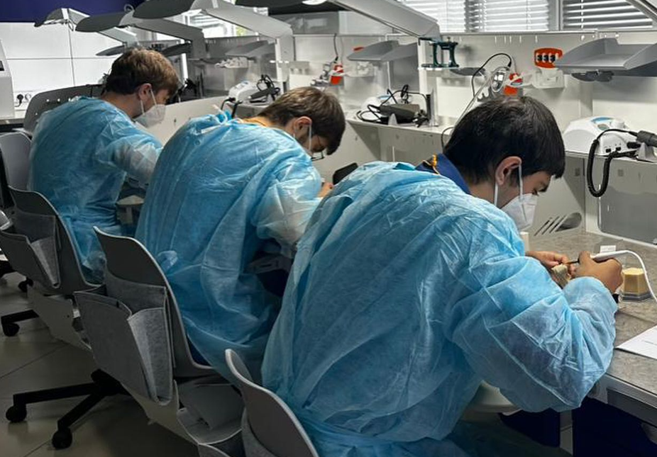 "Абилимпикс", компетенция - Зубной техник.