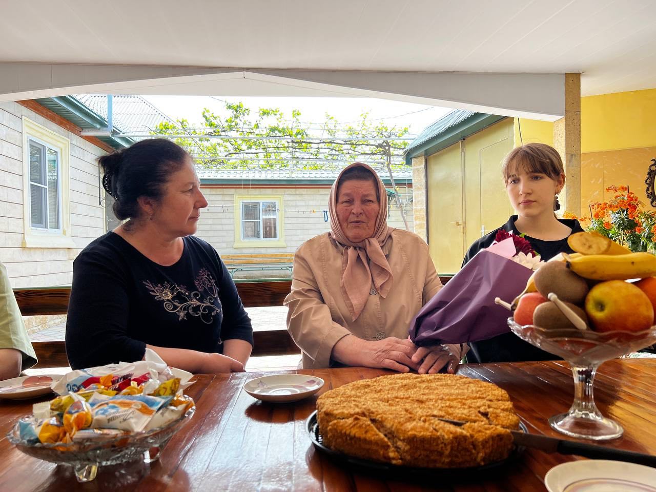 Активисты проекта «Воспоминания солдата победы»  навестили ветерана ВОВ Громак Любовь Емельяновну