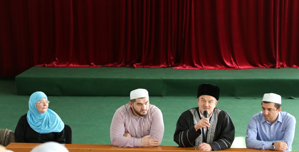 В Медицинском колледже имени Башларова прошла встреча студентов с муфтием Иркутской области Фарид хазрат Мингалеевым