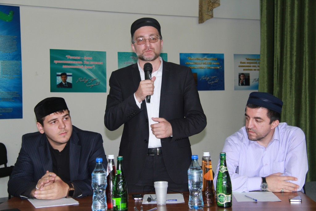 В актовом зале здании ДГИ состоялся Межвузовский конкурс по жизнеописанию Пророка([sv]): «Мы любим Пророка [sv]»