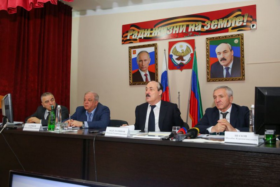 Директор Медицинского колледжа имени Башларова приняла участие в встрече директоров колледжей республики с главой РД Рамазаном Абдулатиповым Директор Медицинского колледжа имени Башларова приняла участие в встрече директоров колледжей республики с главой РД Рамазаном Абдулатиповым