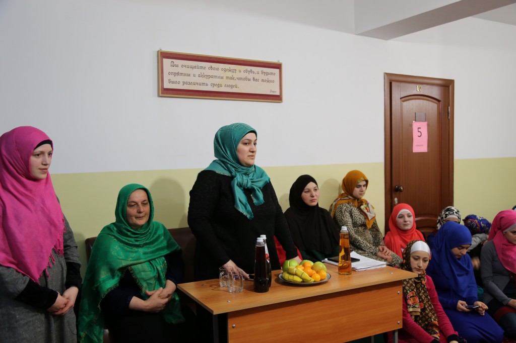 Студенты Медицинского колледжа имени Башларова, проживающие в общежитие, провели мавлид посвященный месяцу РабРаби-уль-авваль Студенты Медицинского колледжа имени Башларова, проживающие в общежитие, провели мавлид посвященный месяцу РабРаби-уль-авваль