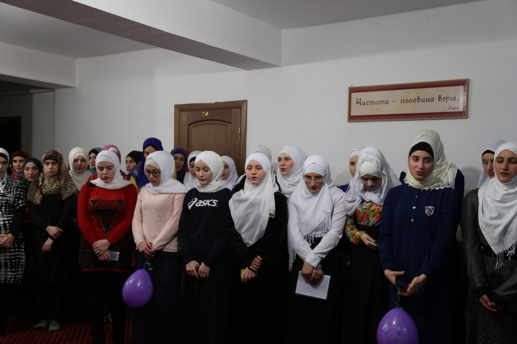 Студенты Медицинского колледжа имени Башларова, проживающие в общежитие, провели мавлид посвященный месяцу РабРаби-уль-авваль Студенты Медицинского колледжа имени Башларова, проживающие в общежитие, провели мавлид посвященный месяцу РабРаби-уль-авваль