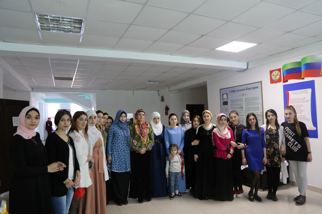 26 апреля открытый урок на тему: «Спасибо Вам за знания» провели студенты первого курса 26 апреля открытый урок на тему: «Спасибо Вам за знания» провели студенты первого курса