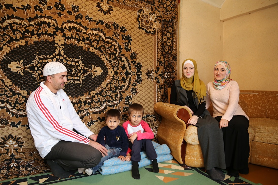 Волонтеры колледжа в гостях у семьи из соседней страны