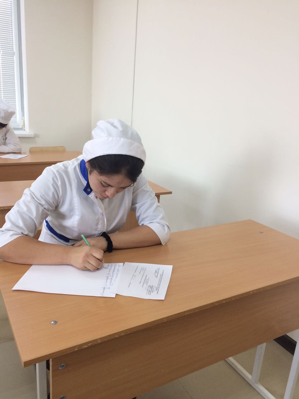 Медицина, взятая в плане теории, — это, прежде всего общая биология.