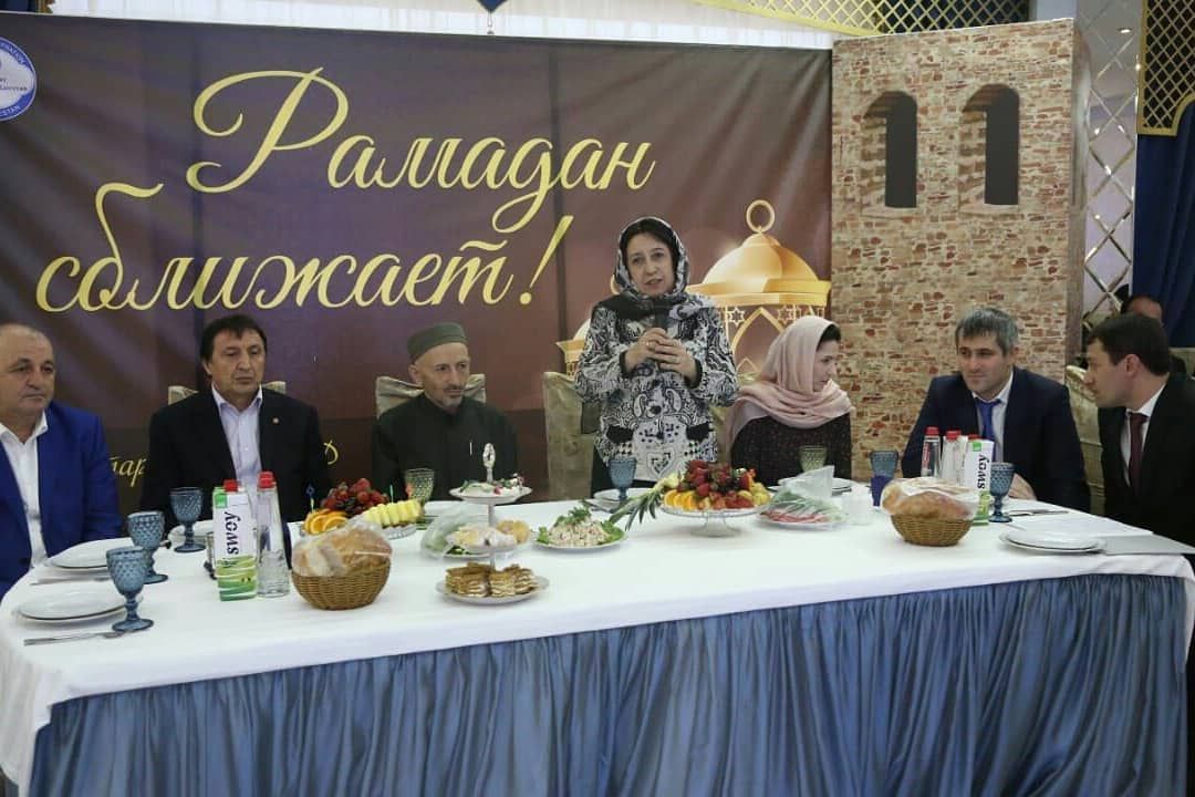 Коллективный ифтар представителей образовательных учреждений республики
