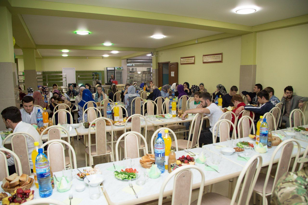 Коллективный ифтар в МК им. Башларова