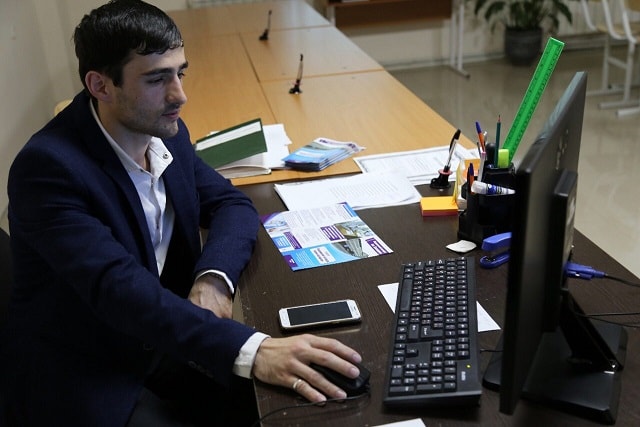 Приемная комиссия открывает свои двери