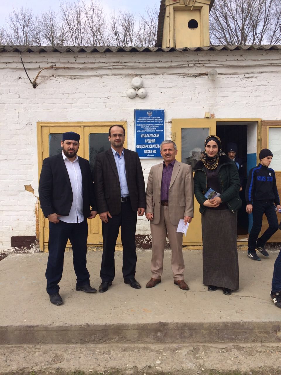 Хасавюртовские школы встречают администрацию колледжа имени Башларова