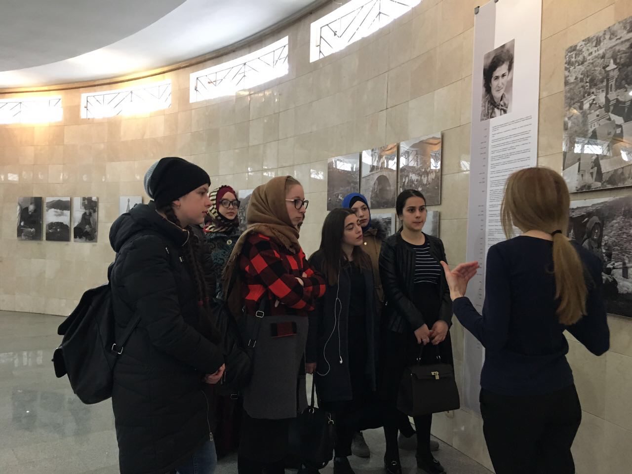 Студенты колледжа посетили выставку в Музее истории г. Махачкала
