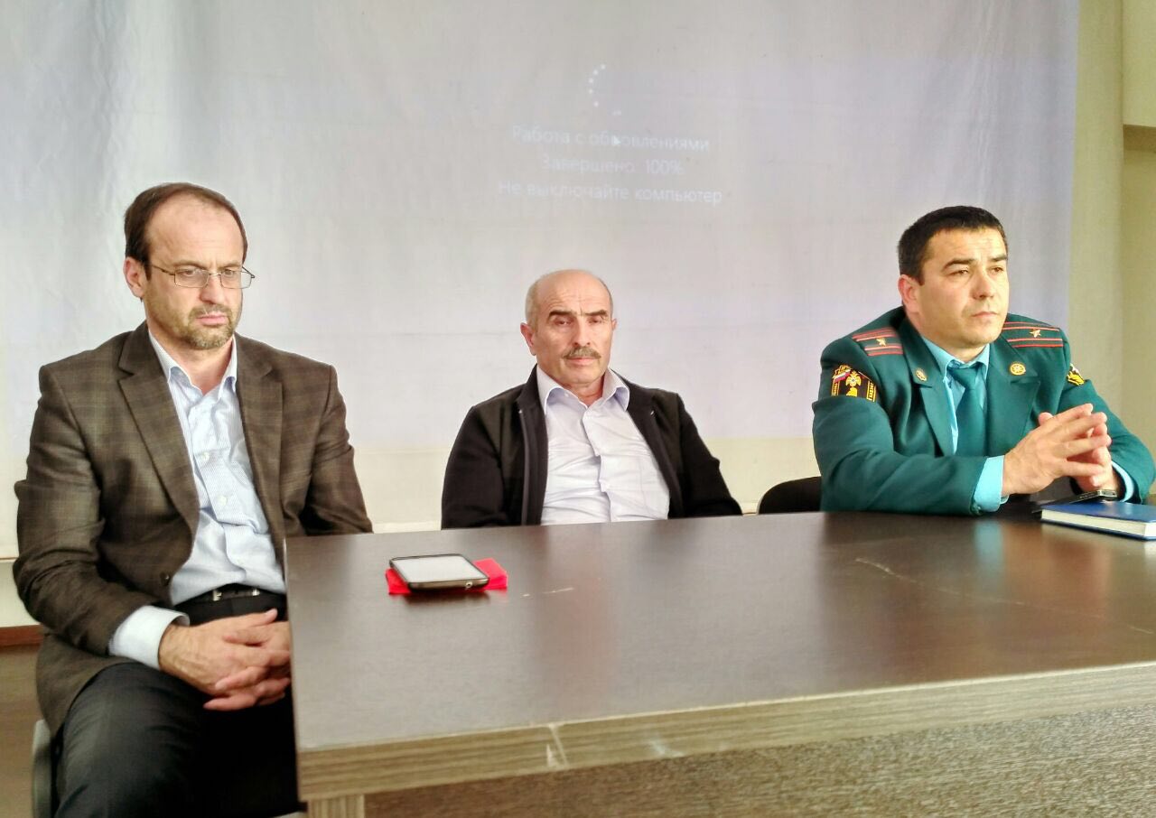 Работник управления МЧС рассказали студентам о пожарной безопасности