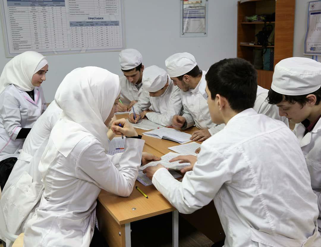 В колледже провели интеллектуальную игру "Брейн ринг"