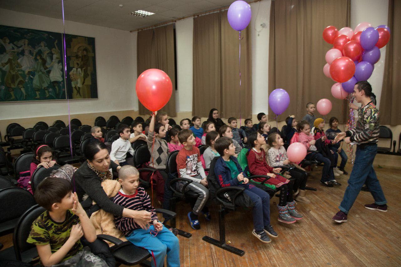 Студенты МК им. Башларова посетили школу- интернат для сирот.