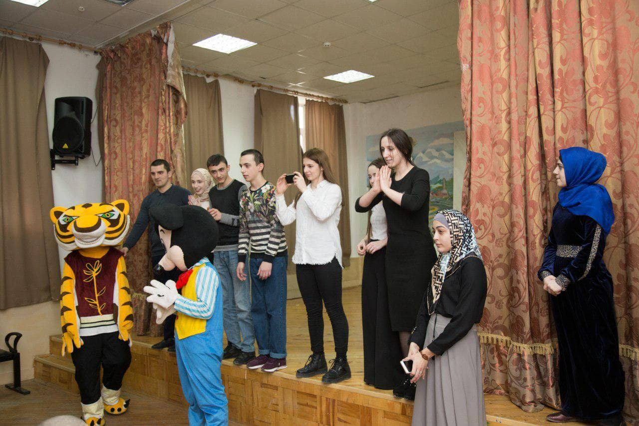 Студенты МК им. Башларова посетили школу- интернат для сирот.