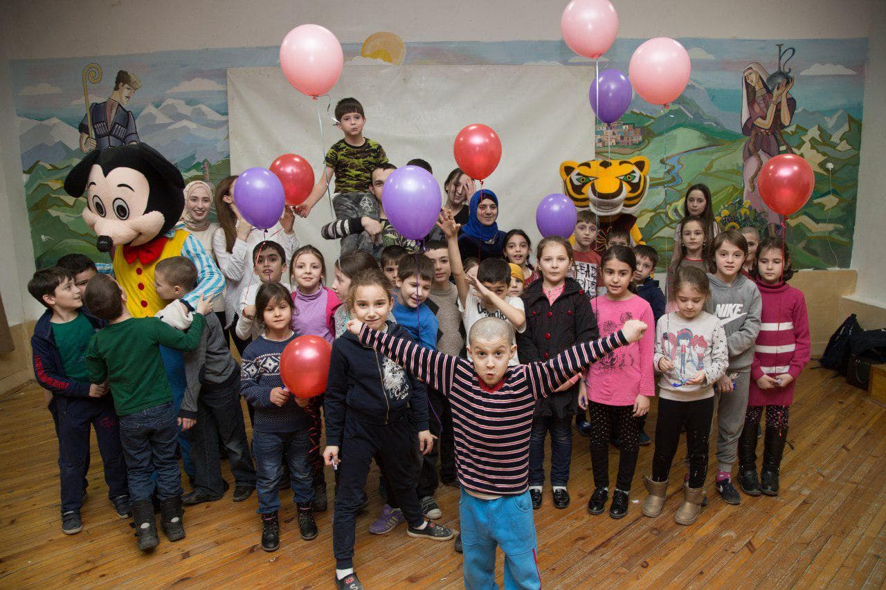 Студенты МК им. Башларова посетили школу- интернат для сирот.