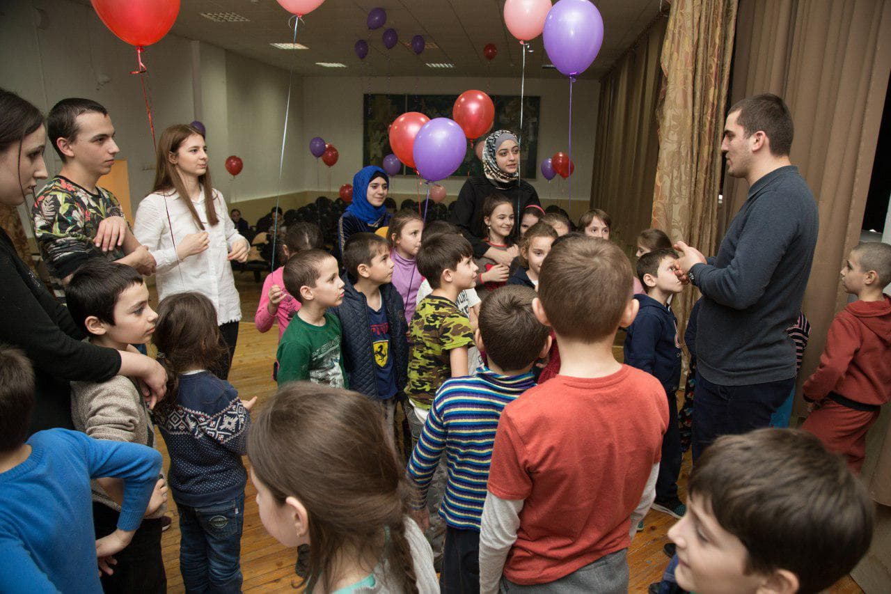 Студенты МК им. Башларова посетили школу- интернат для сирот.