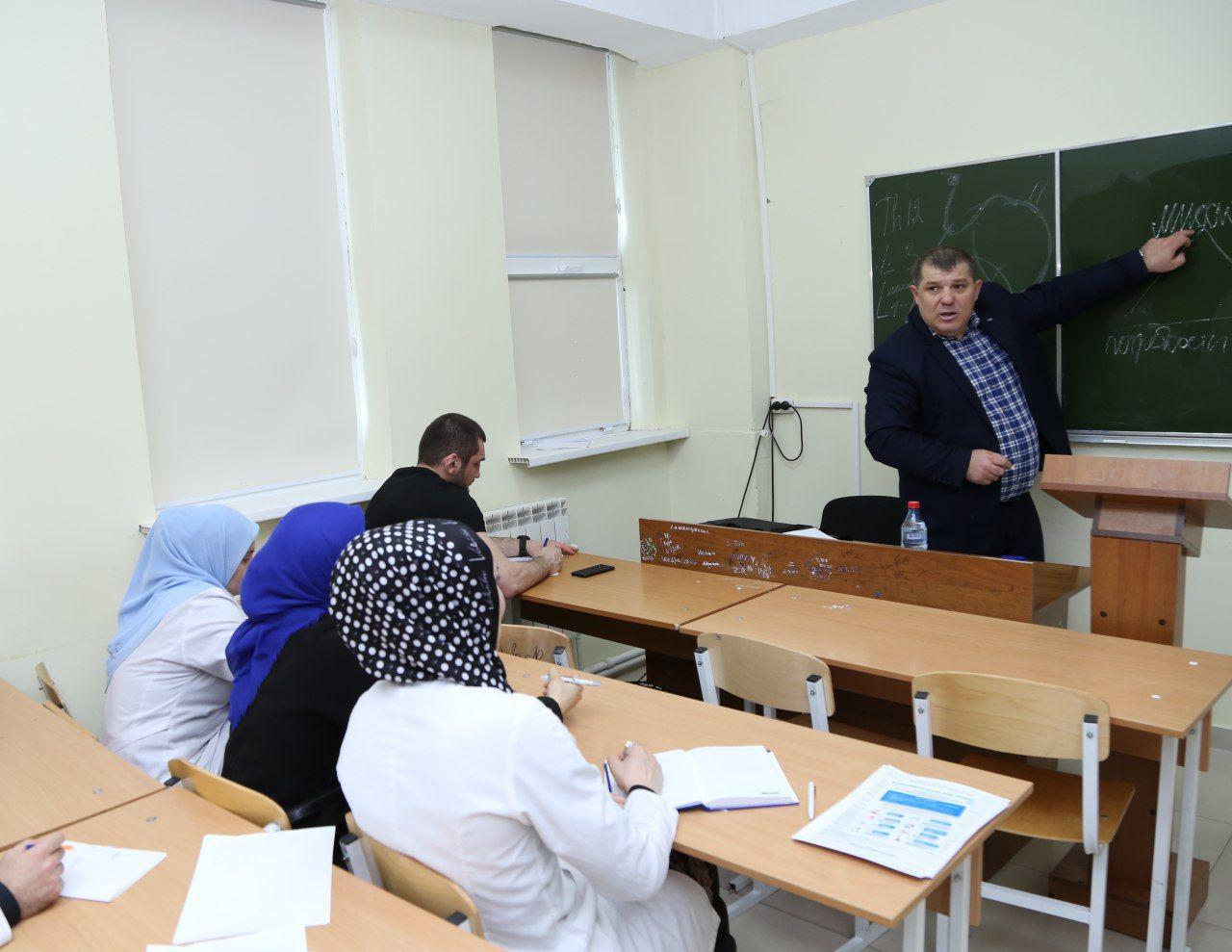 Преподаватели МК им. Башларова учатся писать социальные проекты.