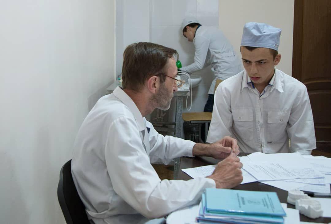 Студенты МК им. Башларова защищают свою производственную практику