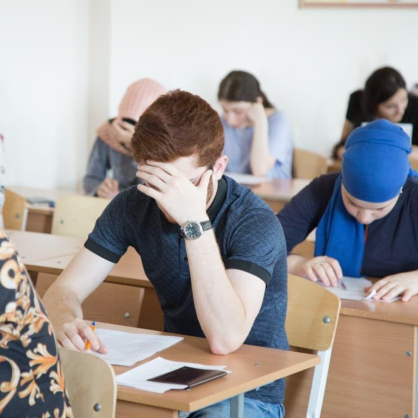 В МК им. Башларова прошел первый этап вступительных экзаменов