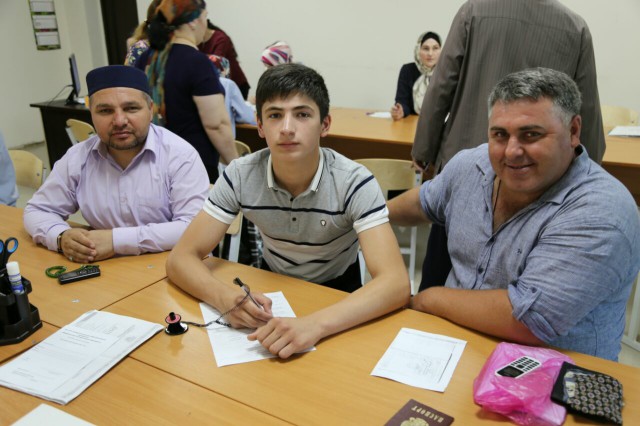 Новичкам откроем мы пошире двери