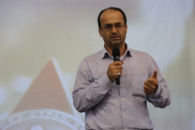 Летит, летит по небу клин усталый...