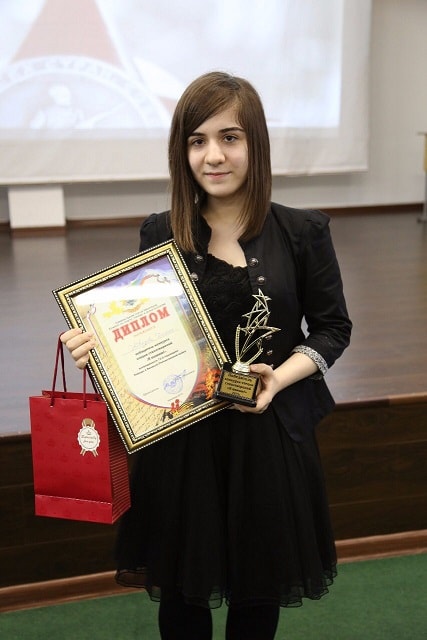 Летит, летит по небу клин усталый...