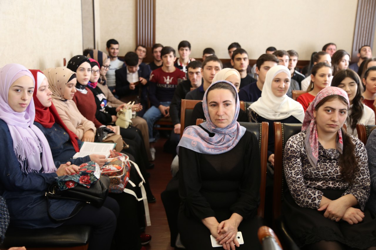 "Возрождение традиционного духовного наследия российских мусульман"