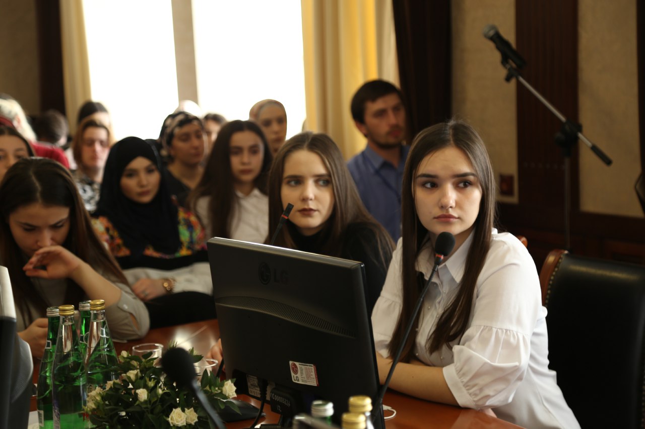 "Возрождение традиционного духовного наследия российских мусульман"