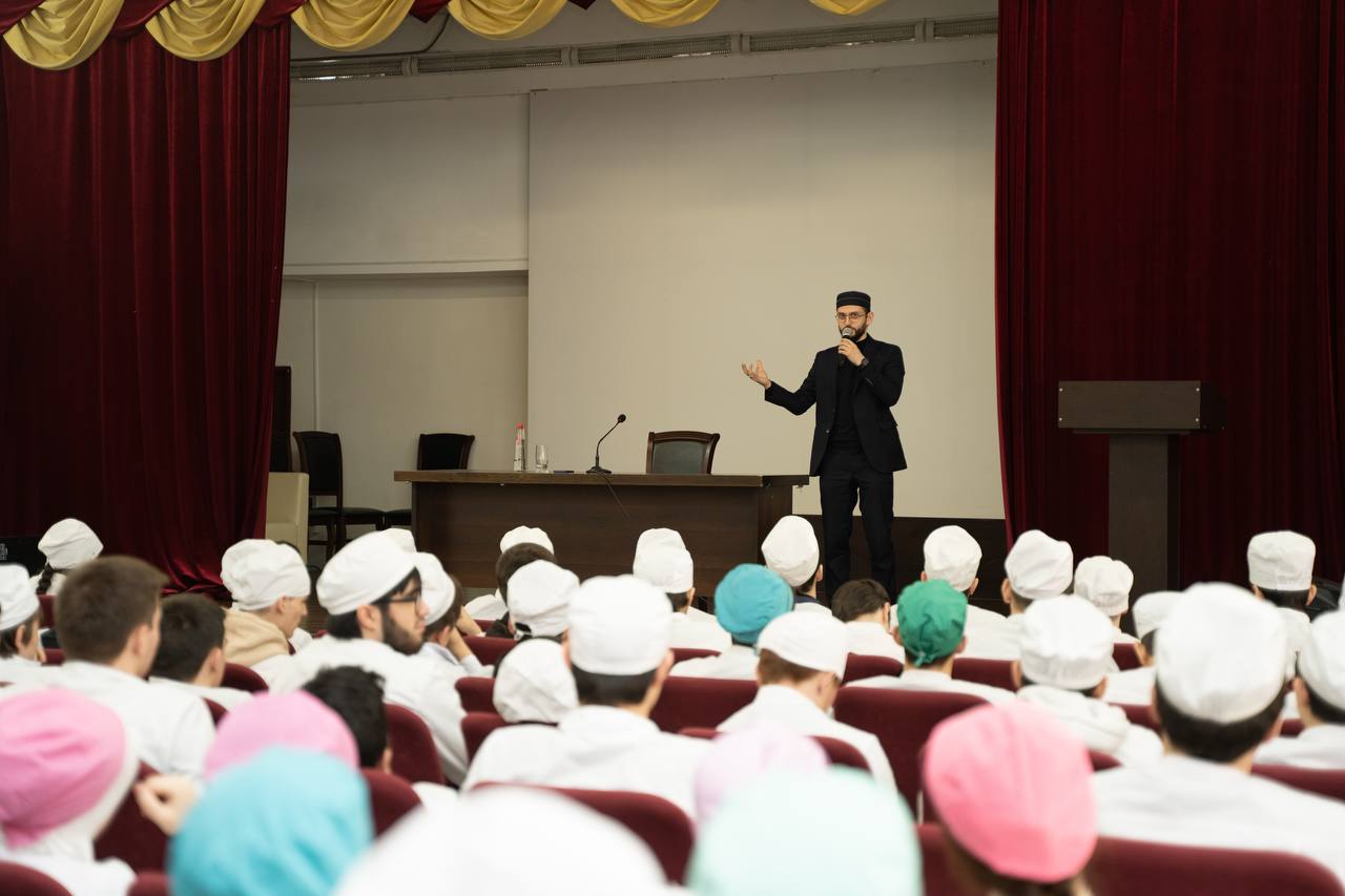 «Информационные манипуляции»