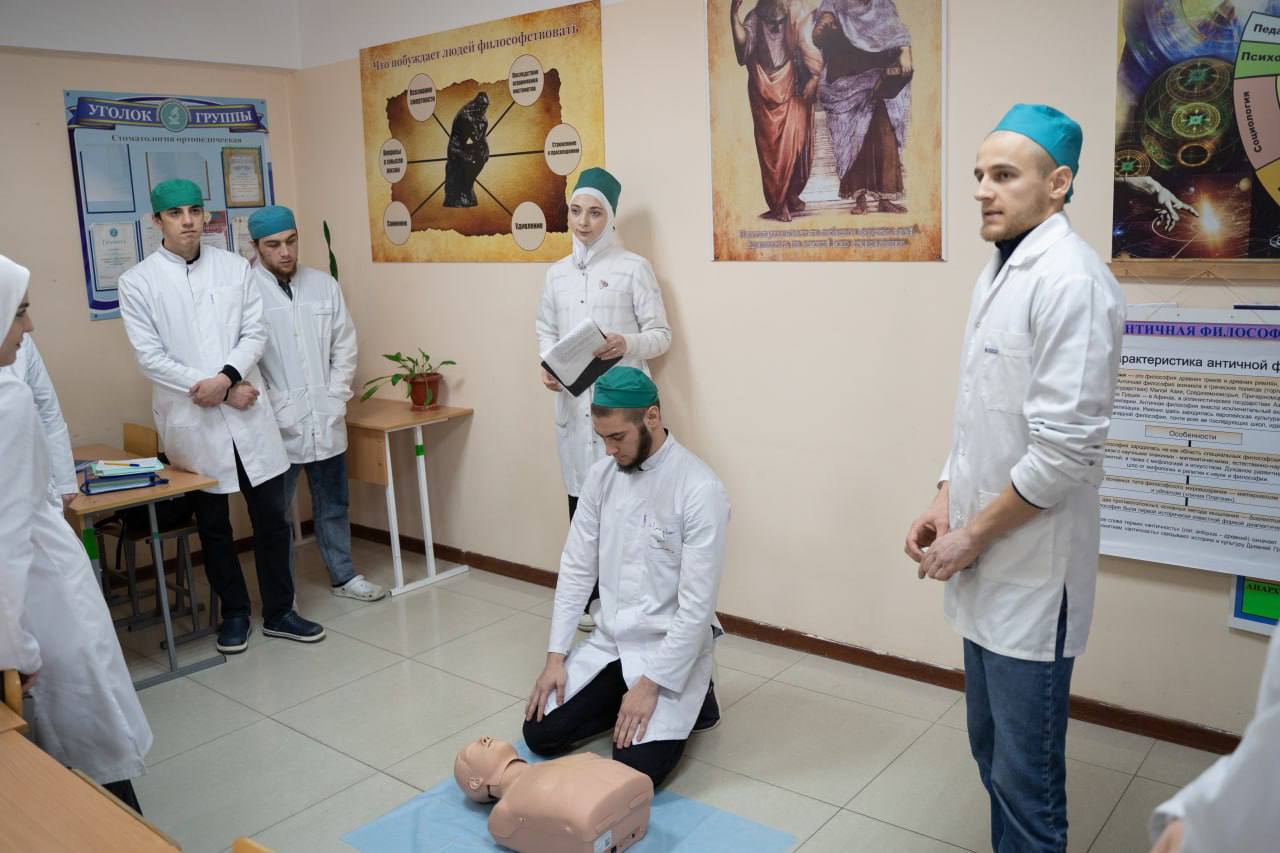 Мастер-класс прошел в рамках цикла мероприятий посвященных Дню фельдшера.