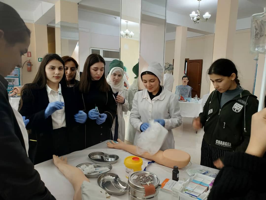 МК им. Башларова посетили школьники 17-й школы.