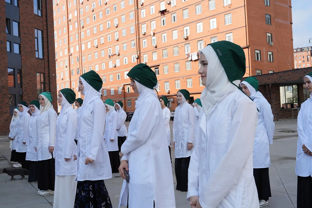 Начинаем неделю с флага