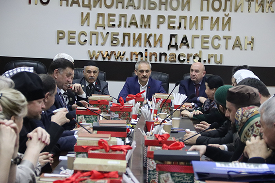 Награждение отличившимся общественникам