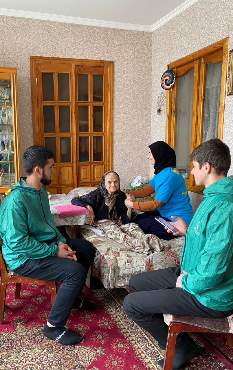 Навестили ветерана ВОВ Мехтиеву Люсю Васильевну .