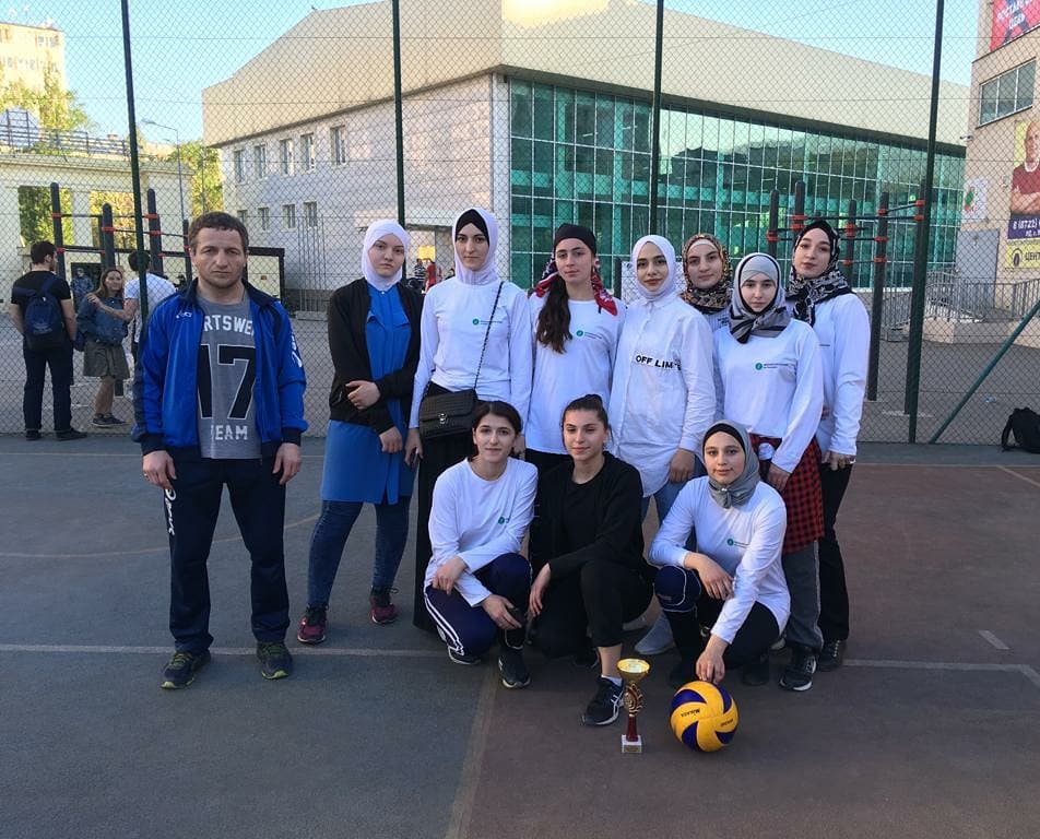 Первые места в соревнованиях по волейболу