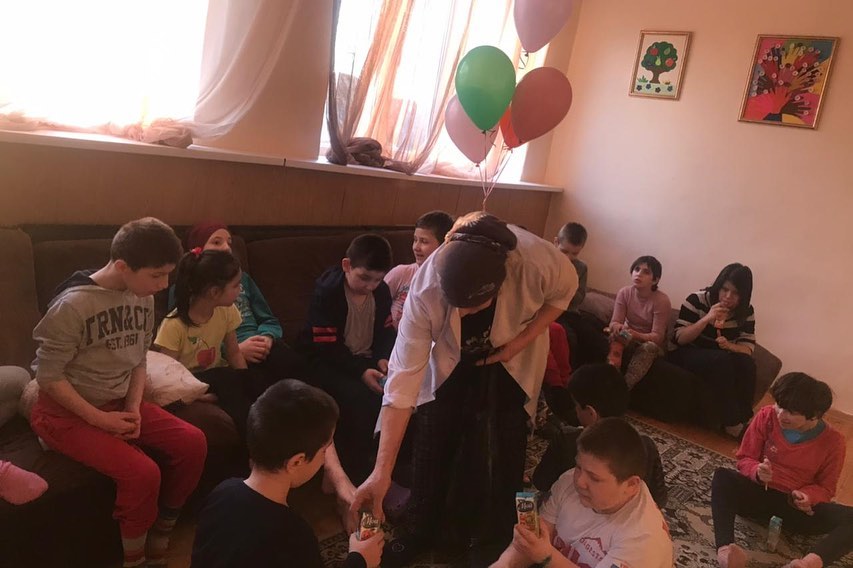 Посетили в дом-интернат для умственно отсталых детей «Забота»