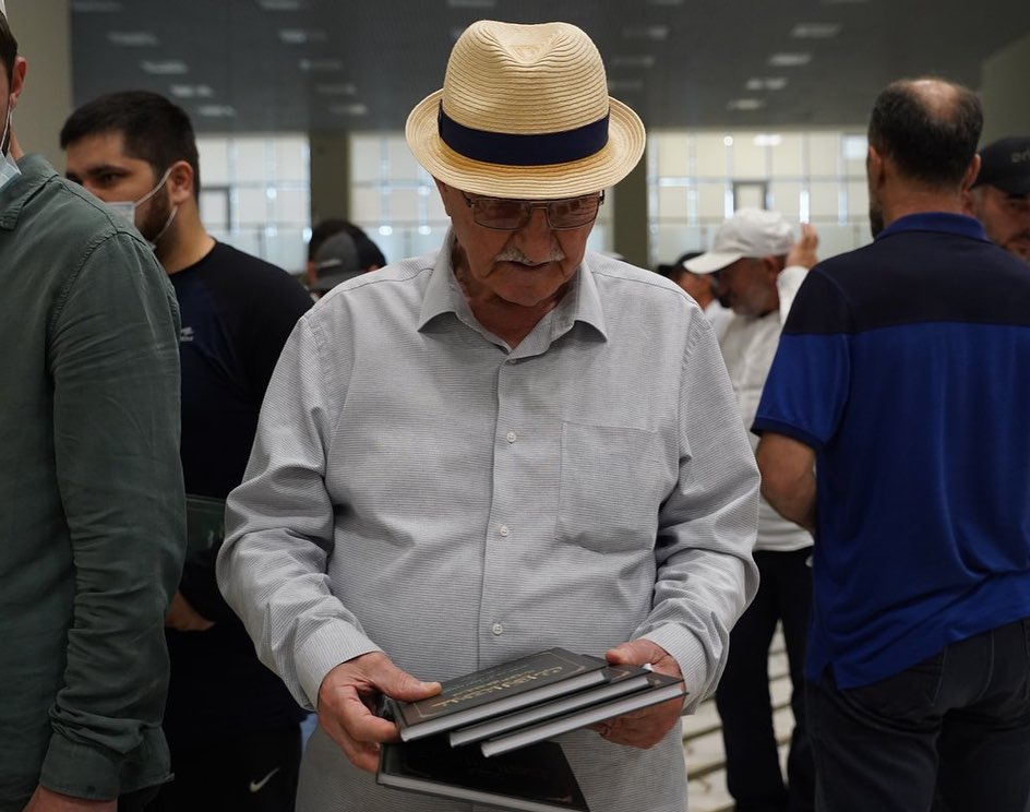 Презентации книг.