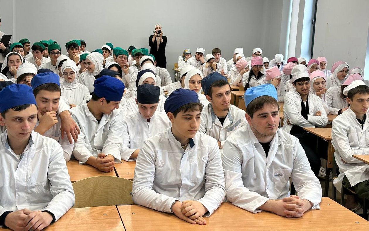 Профилактическая встреча со студентами медицинского колледжа