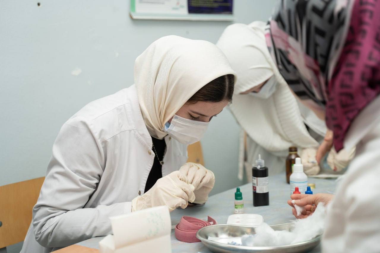 Провели обучающие мастер-классы для всех желающих первокурсников всех специальностей.