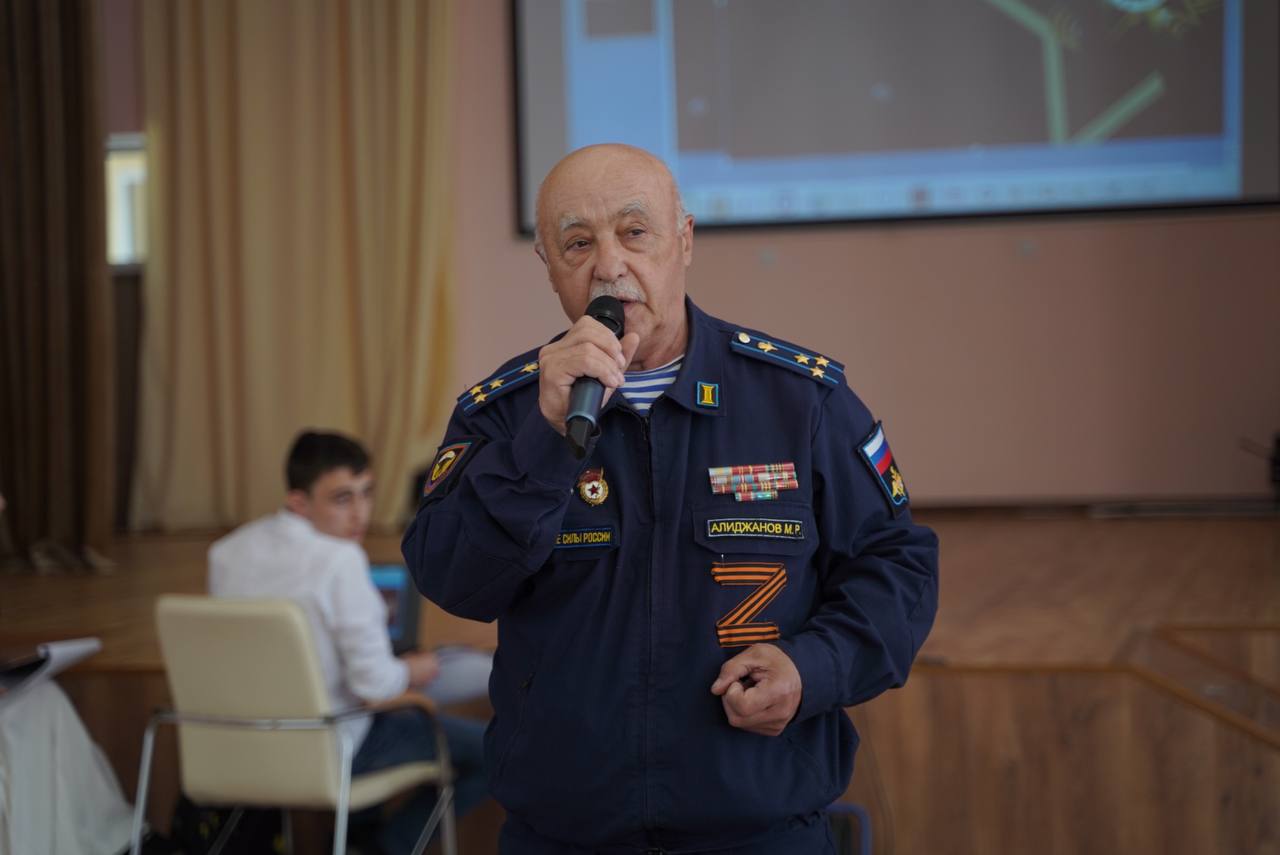 Руководитель проекта «Воспоминания солдата победы» провела встречу ветерана ВОВ с учениками 26-й школы.