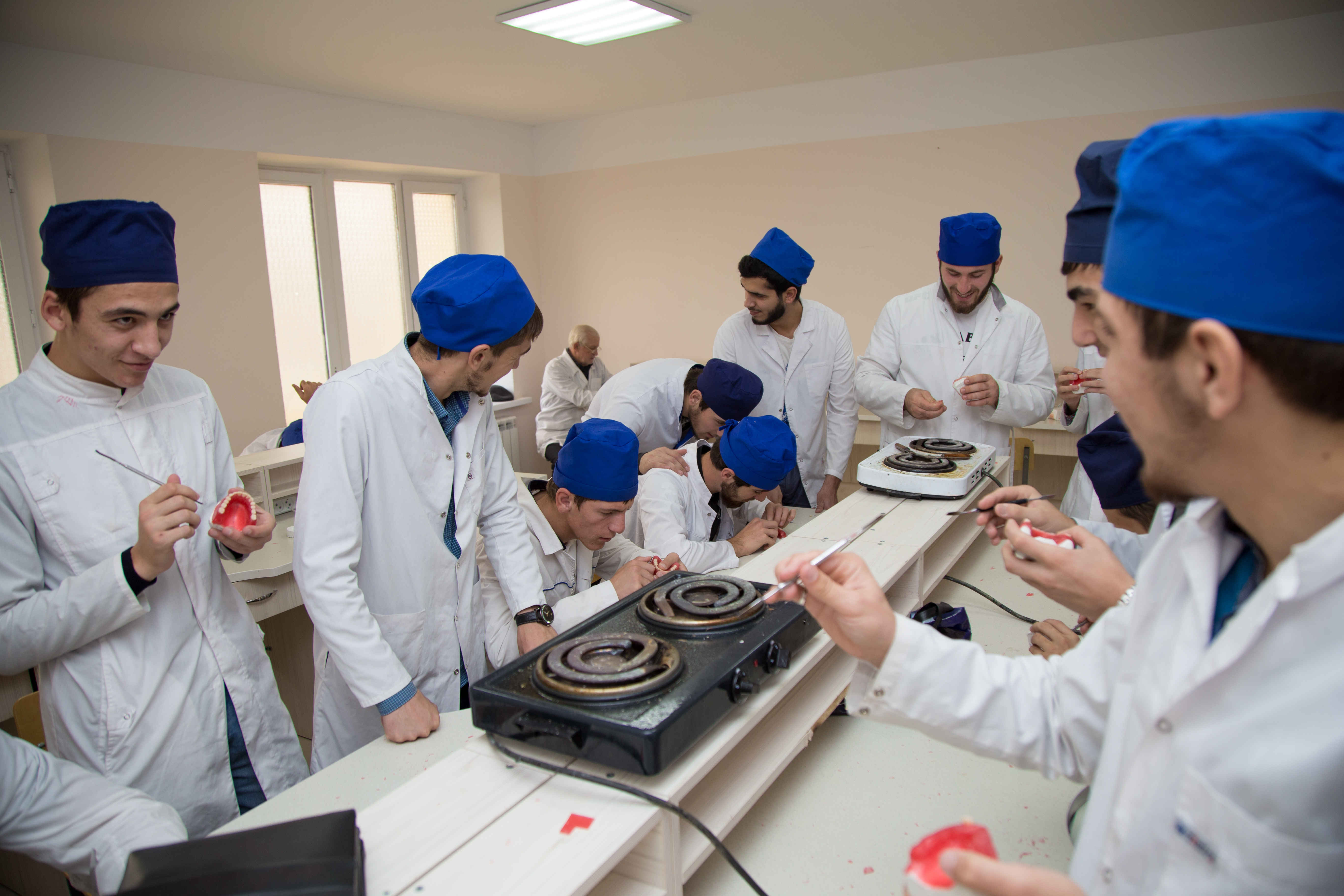 С Международным днём стоматолога!