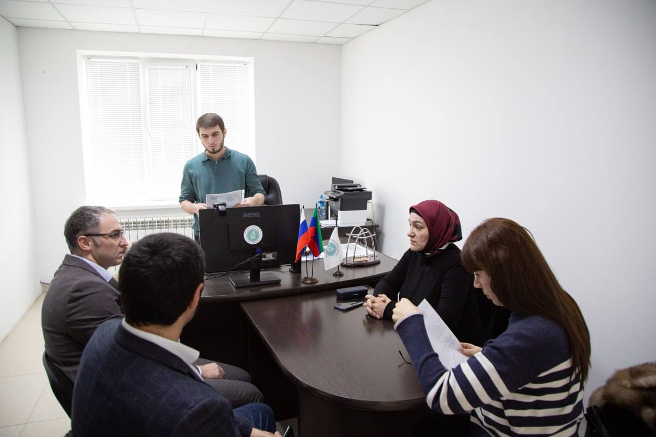 С рабочей поездкой посетили Хасавюртовский филиал МКиБ