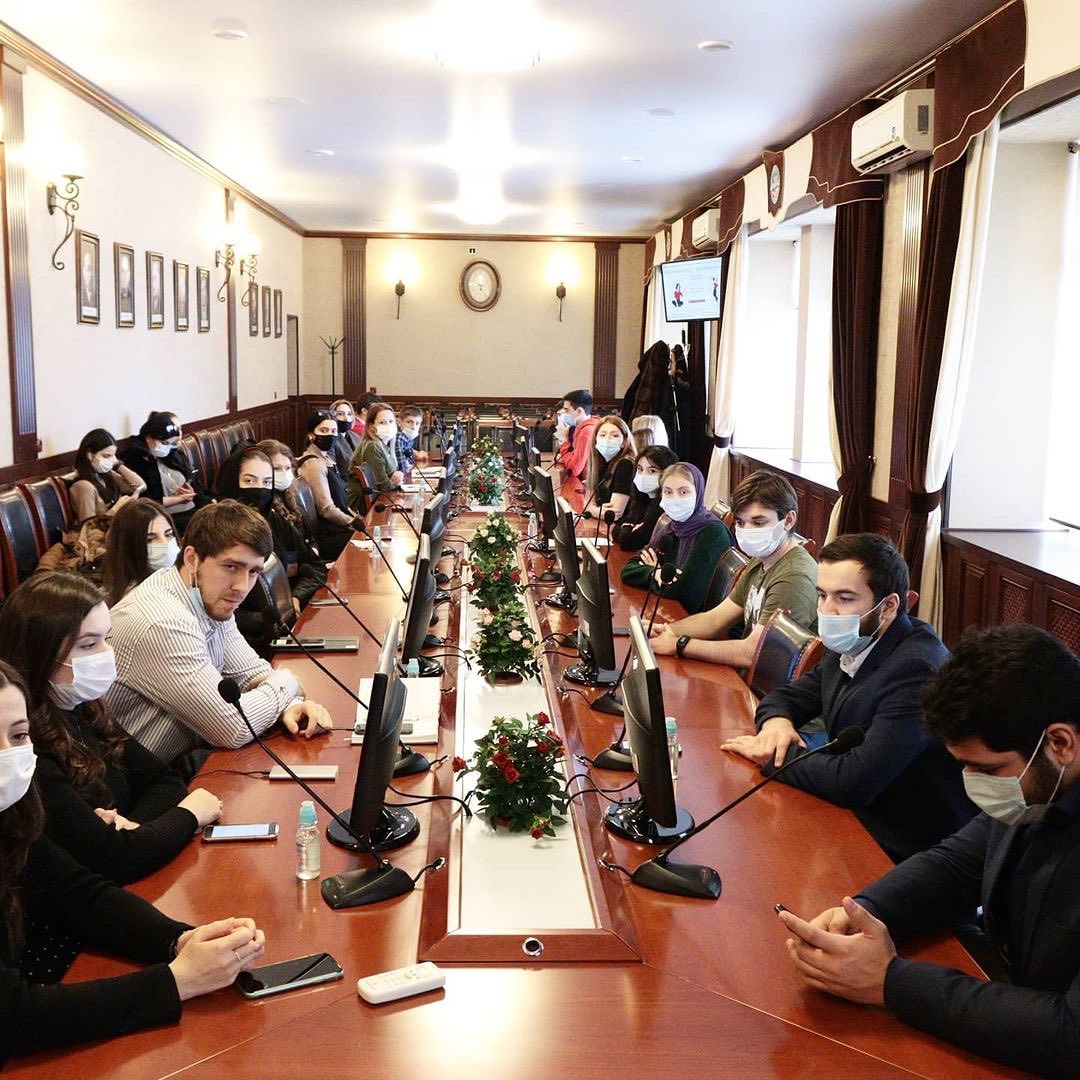 Собрание волонтёров-медиков.