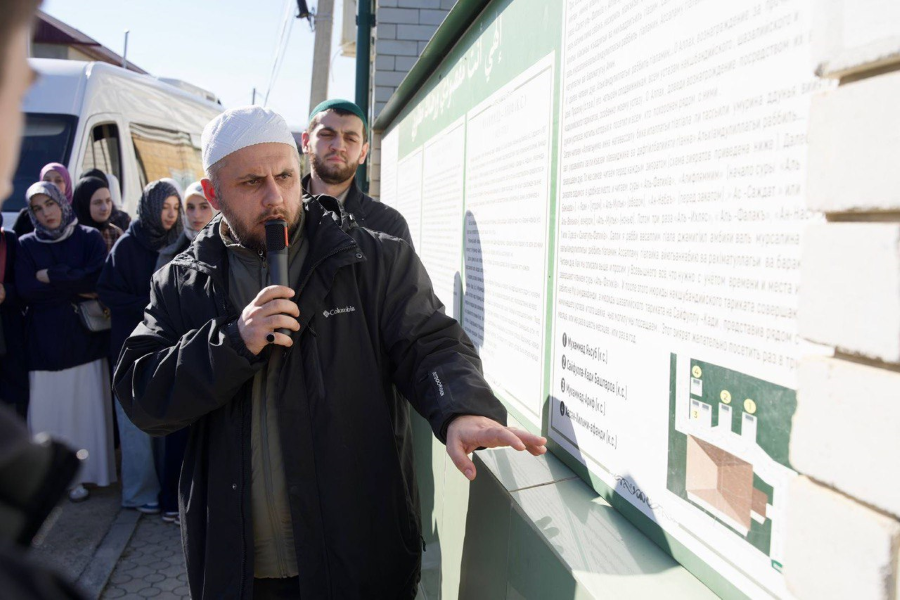 Студенты Медицинского колледжа имени Башларова  посетили зиярат шейха Сайфуллы-Кади Башларова в селе Верхнее Казанище Студенты Медицинского колледжа имени Башларова  посетили зиярат шейха Сайфуллы-Кади Башларова в селе Верхнее Казанище