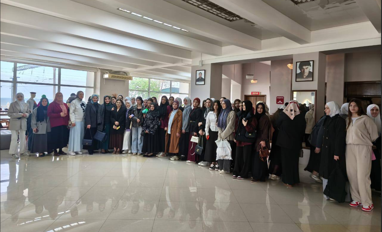 Студенты МК им. Башларова посетили социально значимый спектакль Студенты МК им. Башларова посетили социально значимый спектакль