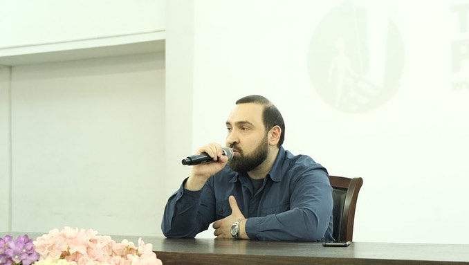 Султан Хамзаев встретился со студентами МК им. Башларова Султан Хамзаев встретился со студентами МК им. Башларова